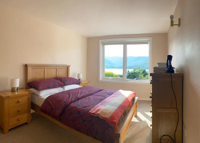 Borrodale, One Bedroom Apartment With Balcony And Loch View.
